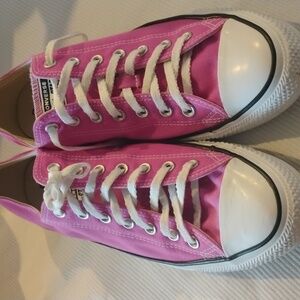 Converse low top Chuck Taylors M12 W14